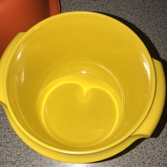 Two Vintage Tupperware plastic bowls - Picture 7 of 12